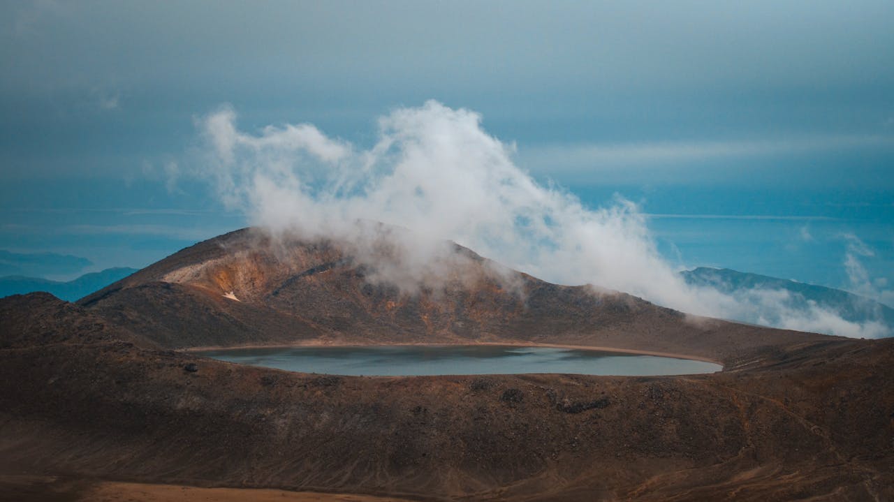 Exploring the Tongariro Crossing: New Zealand’s Premier Day Hike